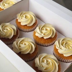 Classic Butter Vanilla Cupcakes w Buttercream Frosting - 12 Piece Set